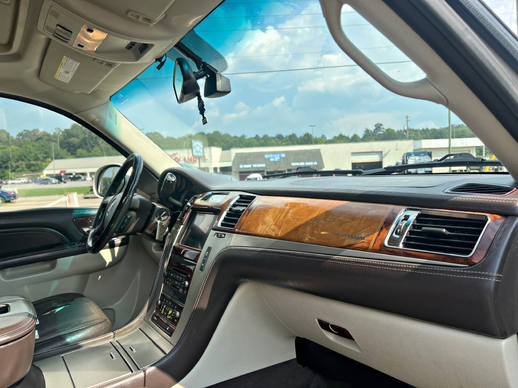 2012 Cadillac Escalade Image 15