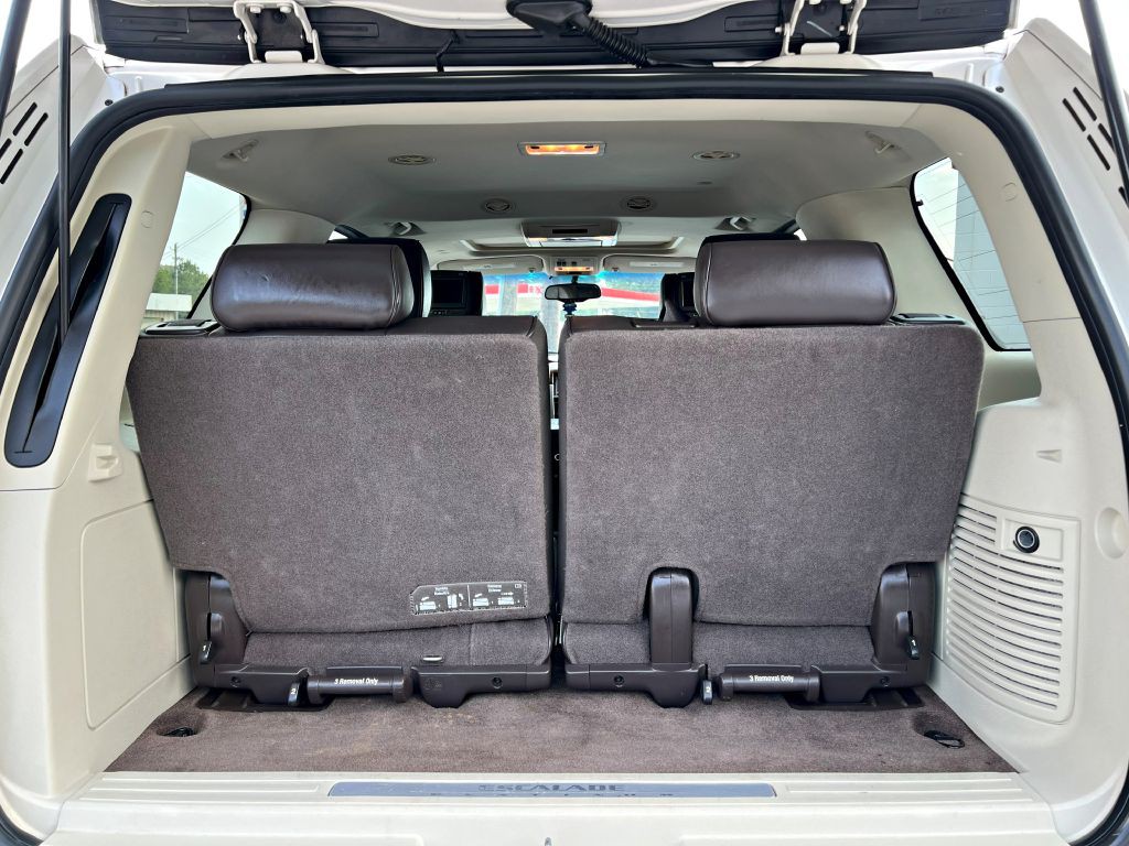 2012 Cadillac Escalade Image 22