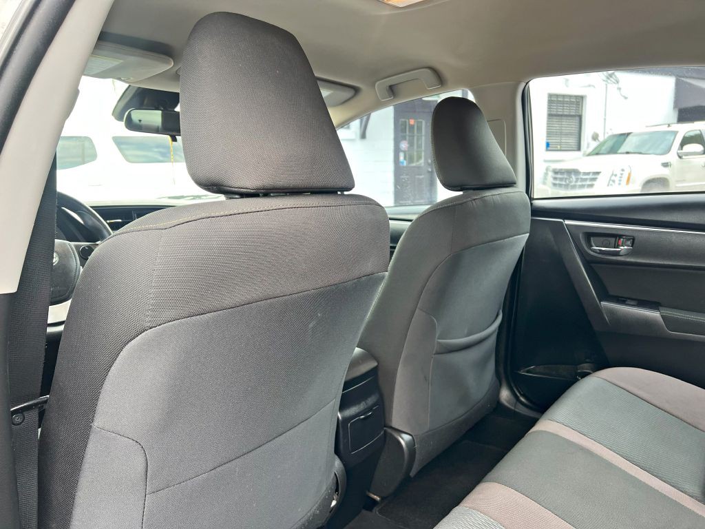 2017 Toyota Corolla Image 10