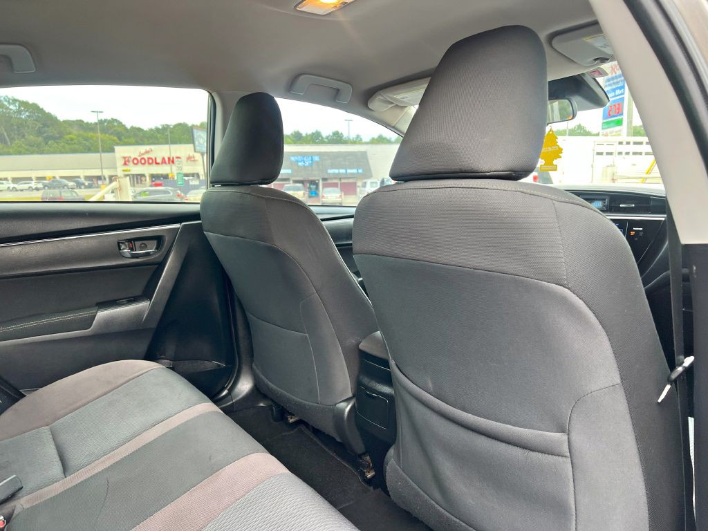 2017 Toyota Corolla Image 12