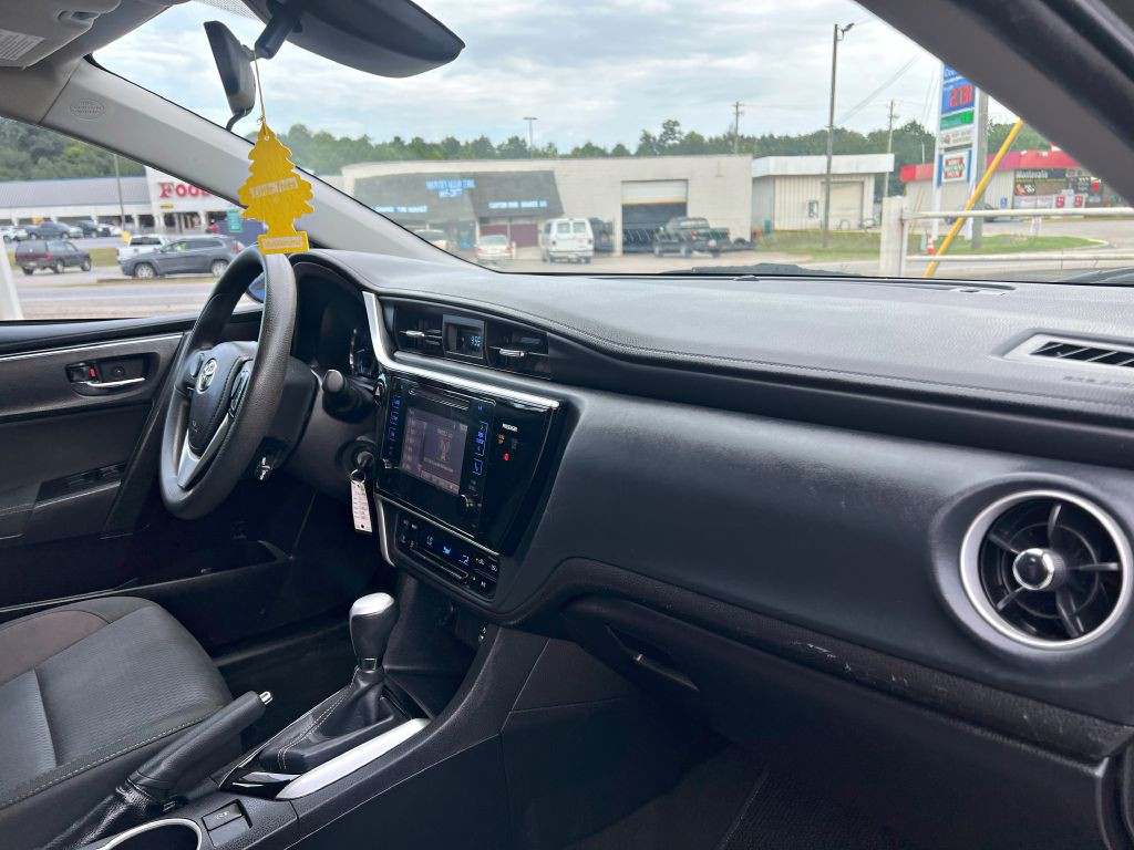 2017 Toyota Corolla Image 14