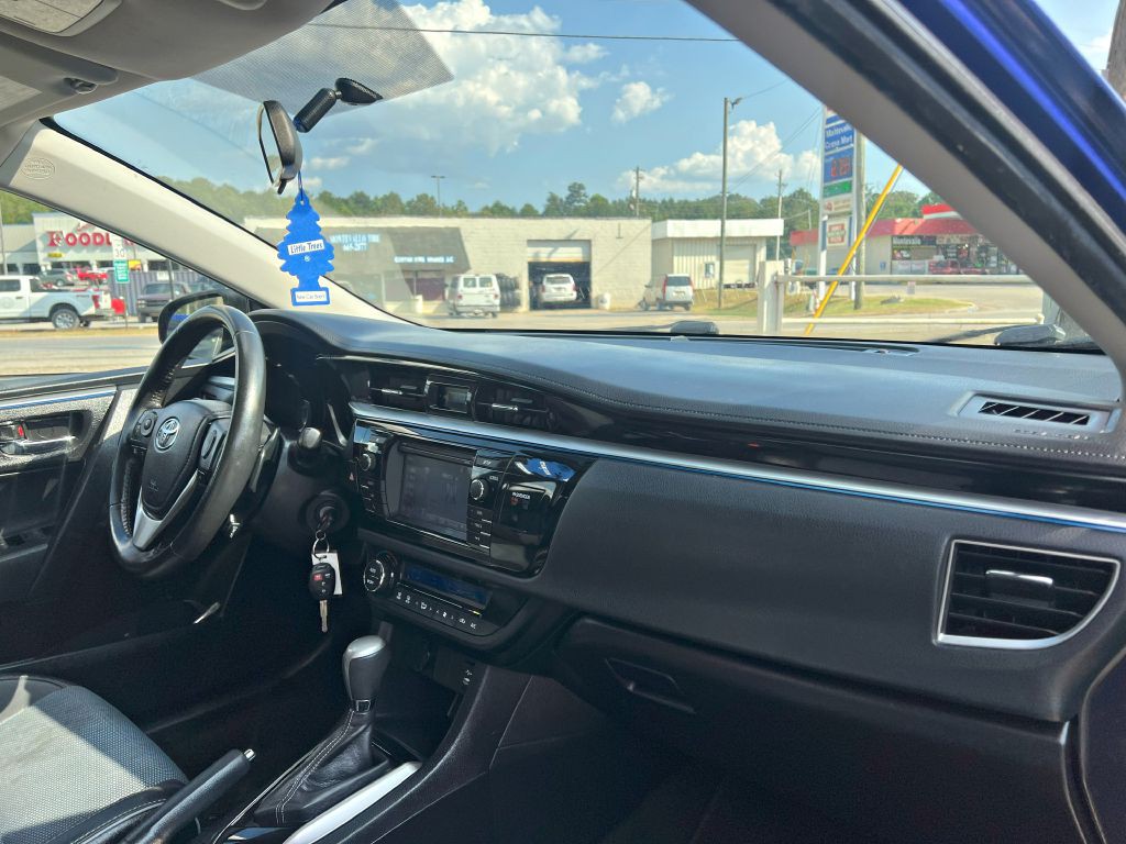 2015 Toyota Corolla Image 14