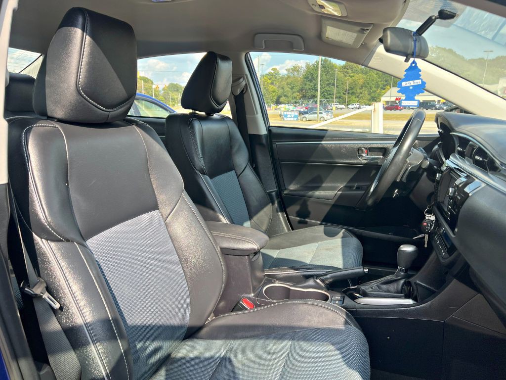 2015 Toyota Corolla Image 15
