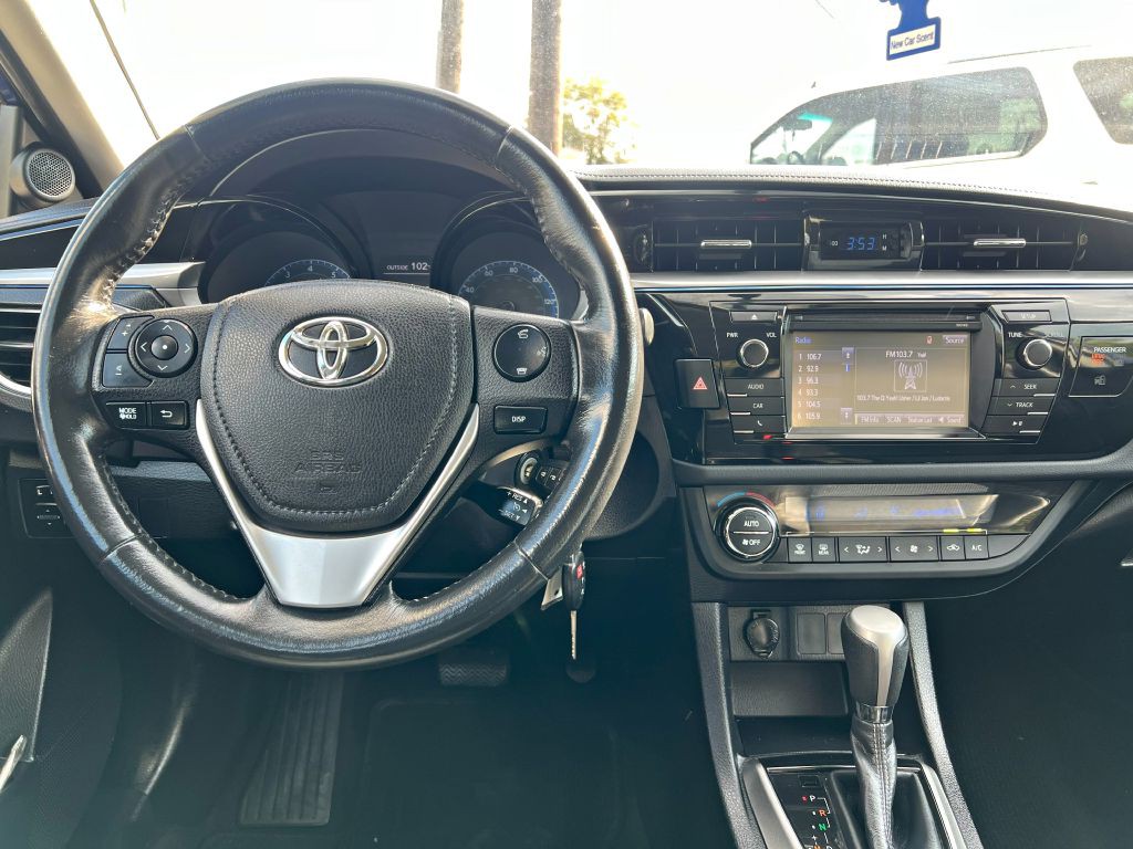 2015 Toyota Corolla Image 16