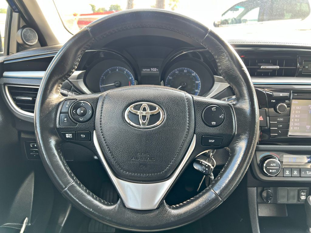 2015 Toyota Corolla Image 17
