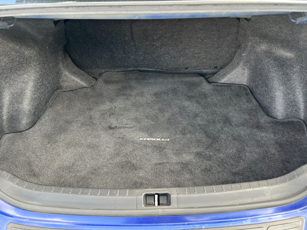 2015 Toyota Corolla Image 20