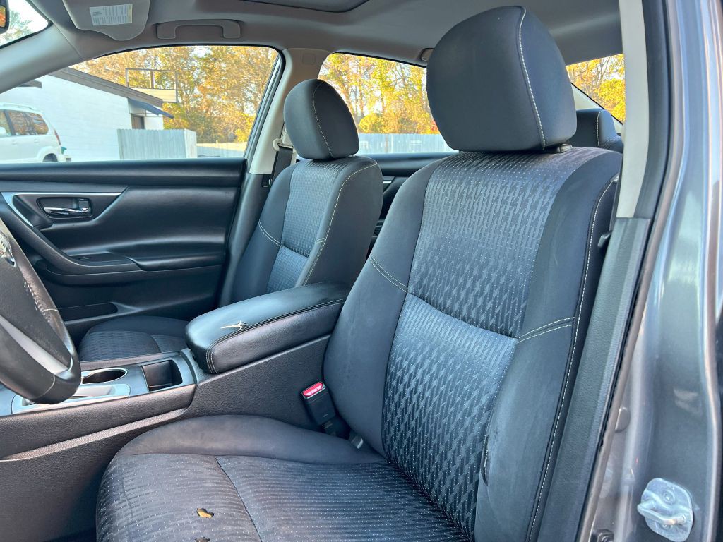 2016 Nissan Altima Image 9