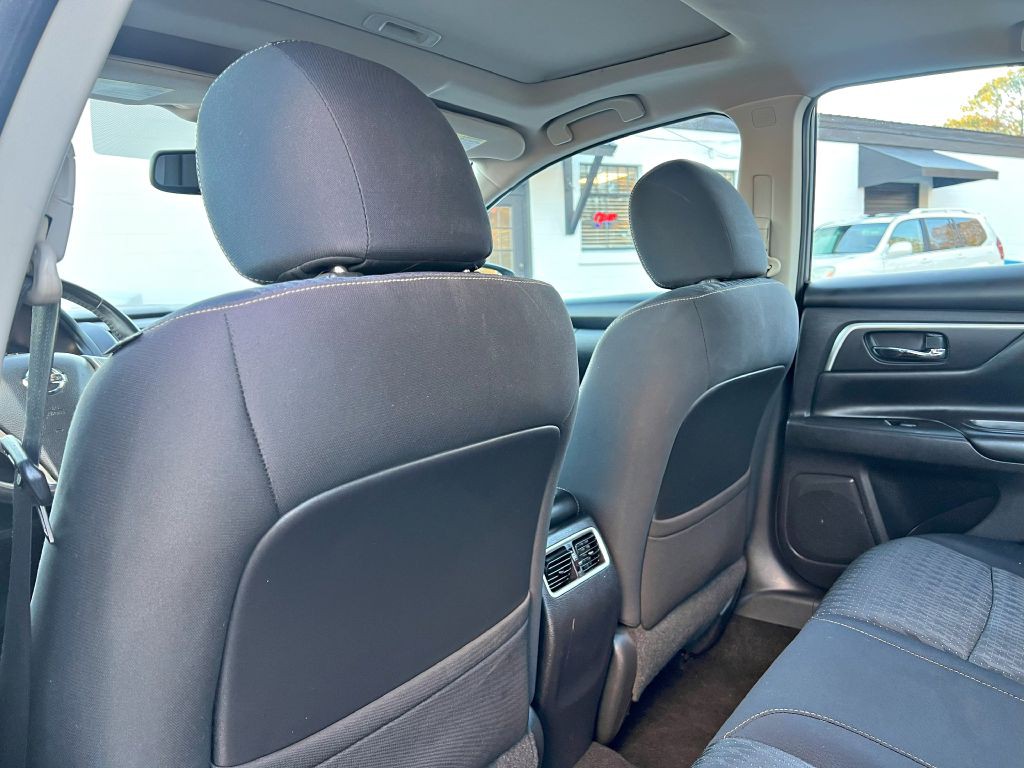2016 Nissan Altima Image 10