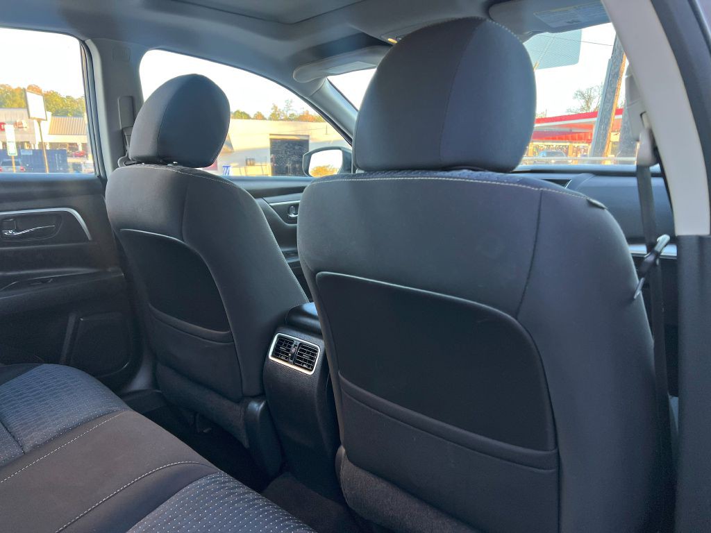 2016 Nissan Altima Image 12