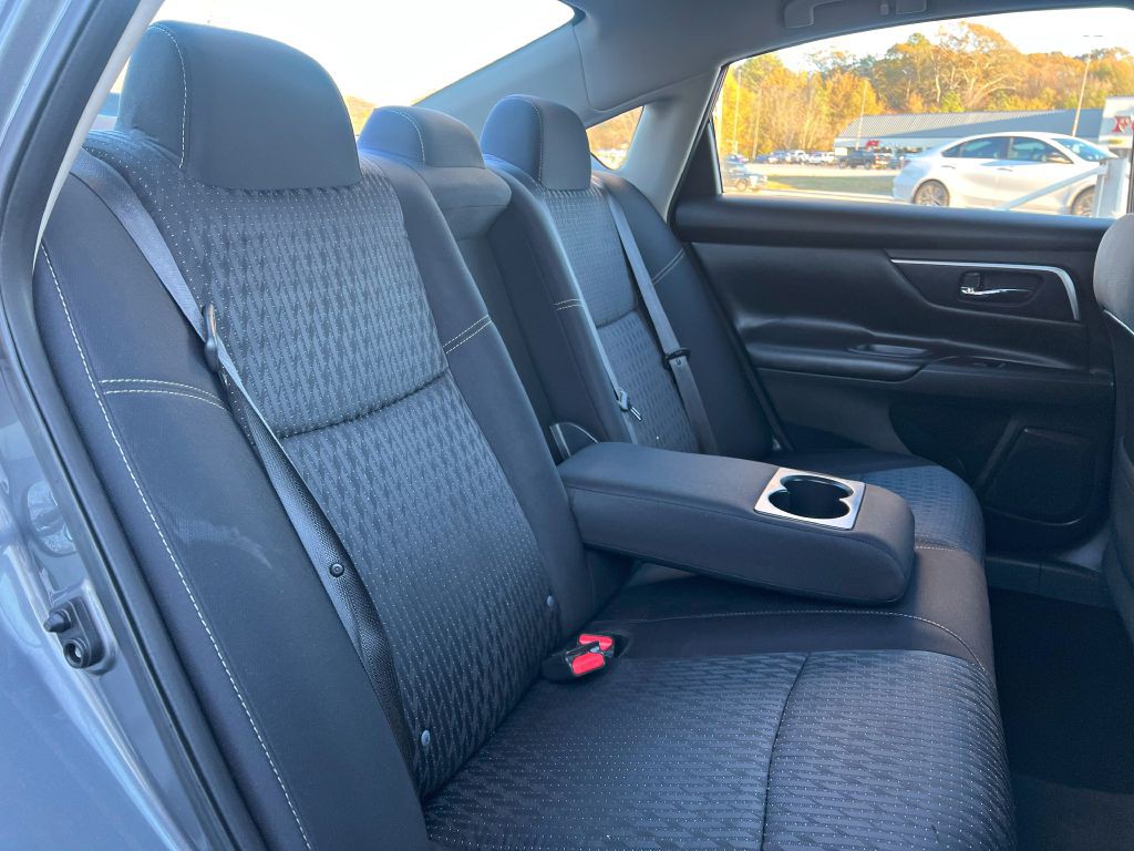 2016 Nissan Altima Image 13