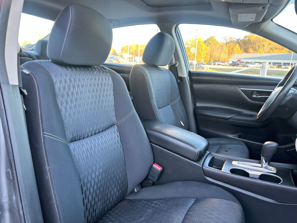 2016 Nissan Altima Image 15