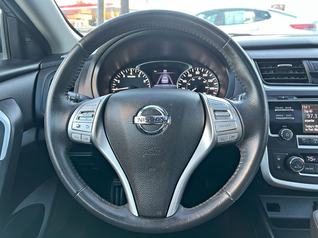 2016 Nissan Altima Image 18