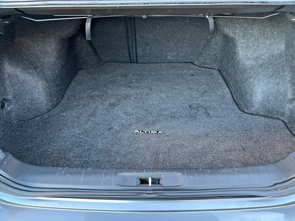 2016 Nissan Altima Image 21