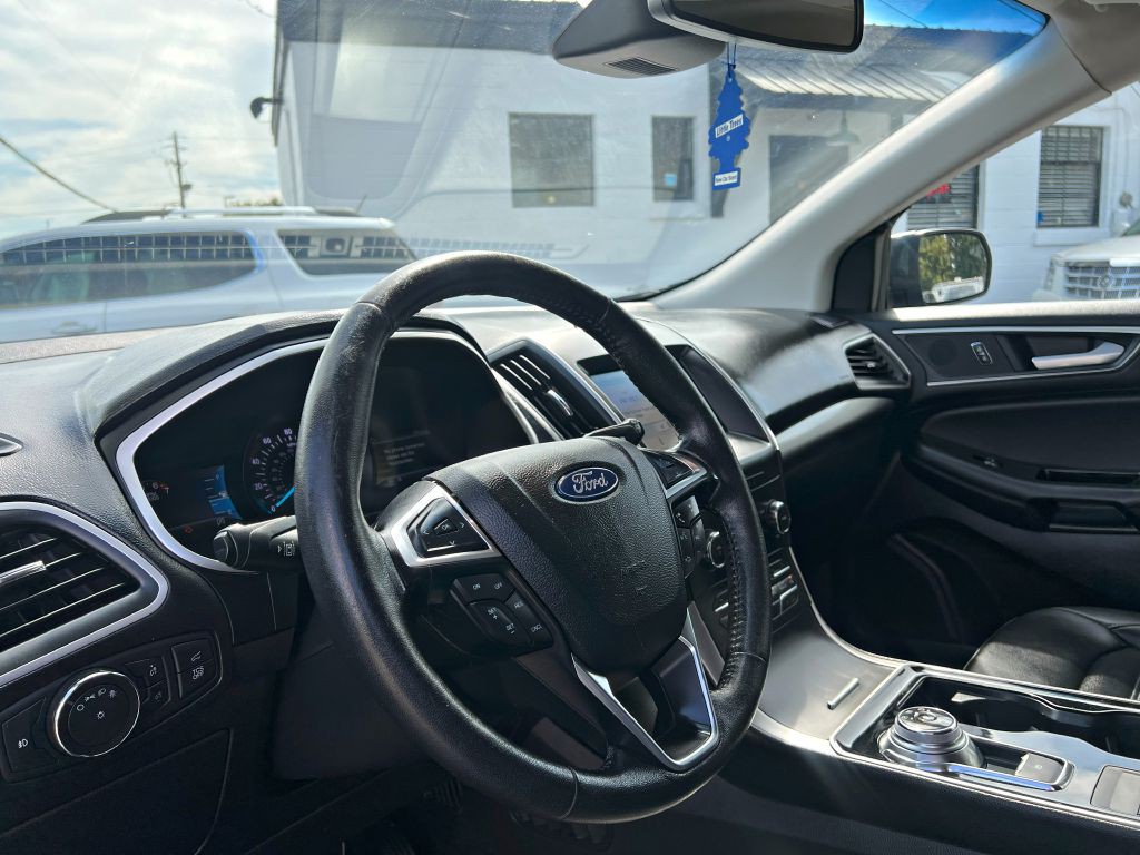 2019 Ford Edge Image 8