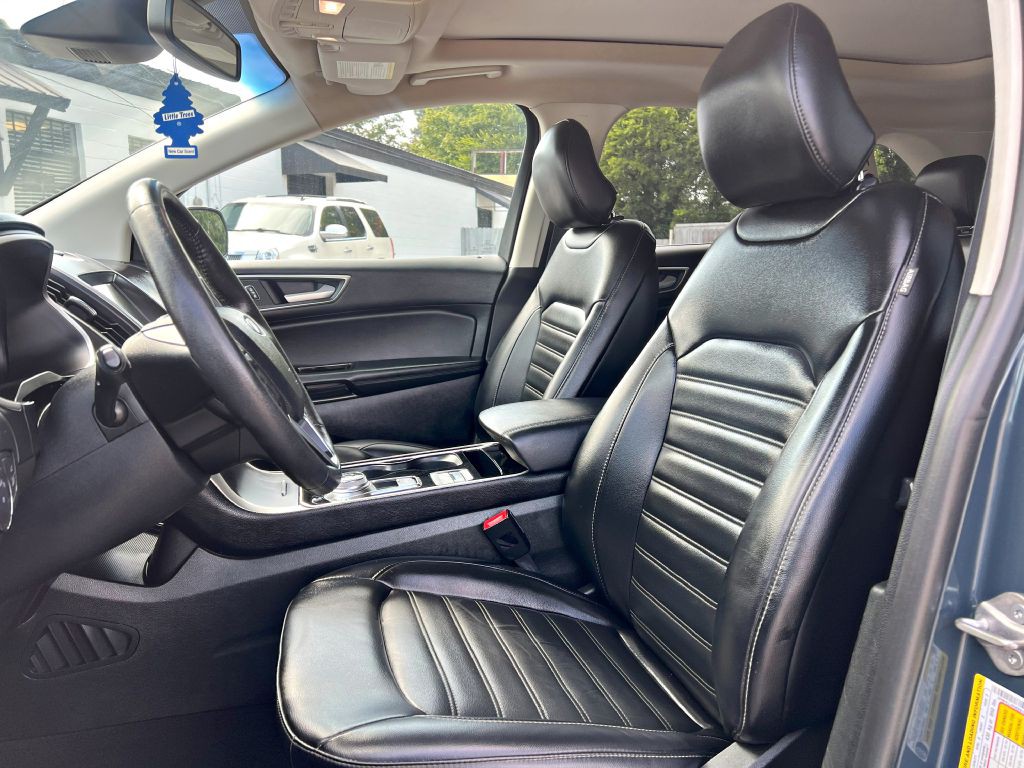 2019 Ford Edge Image 9