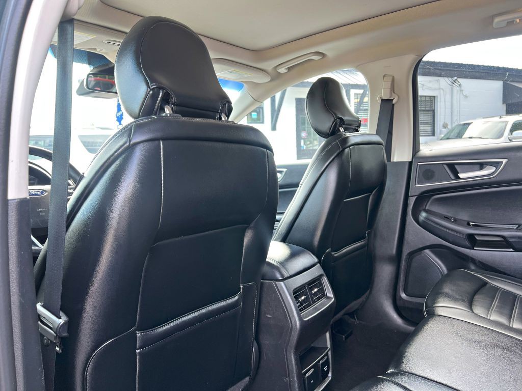 2019 Ford Edge Image 10