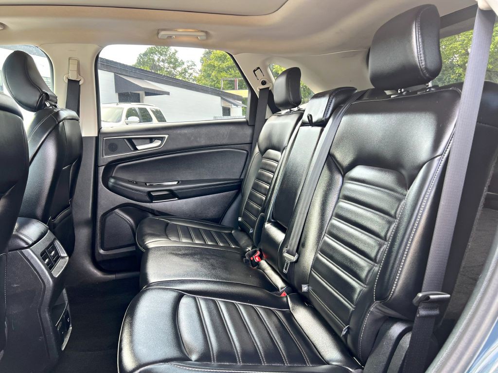 2019 Ford Edge Image 11