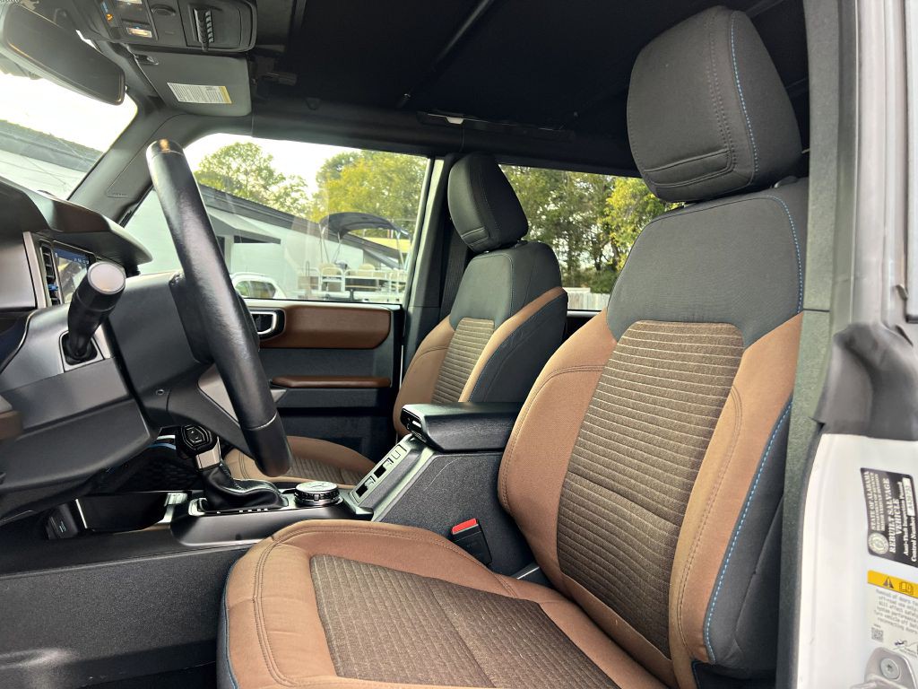 2022 Ford Bronco Image 9