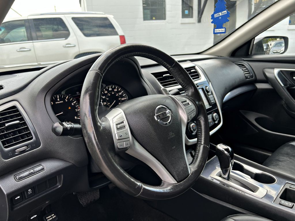 2018 Nissan Altima Image 8