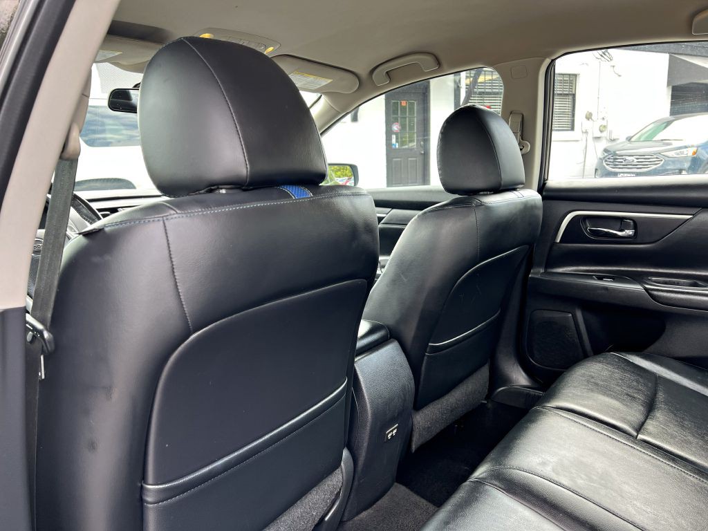 2018 Nissan Altima Image 10