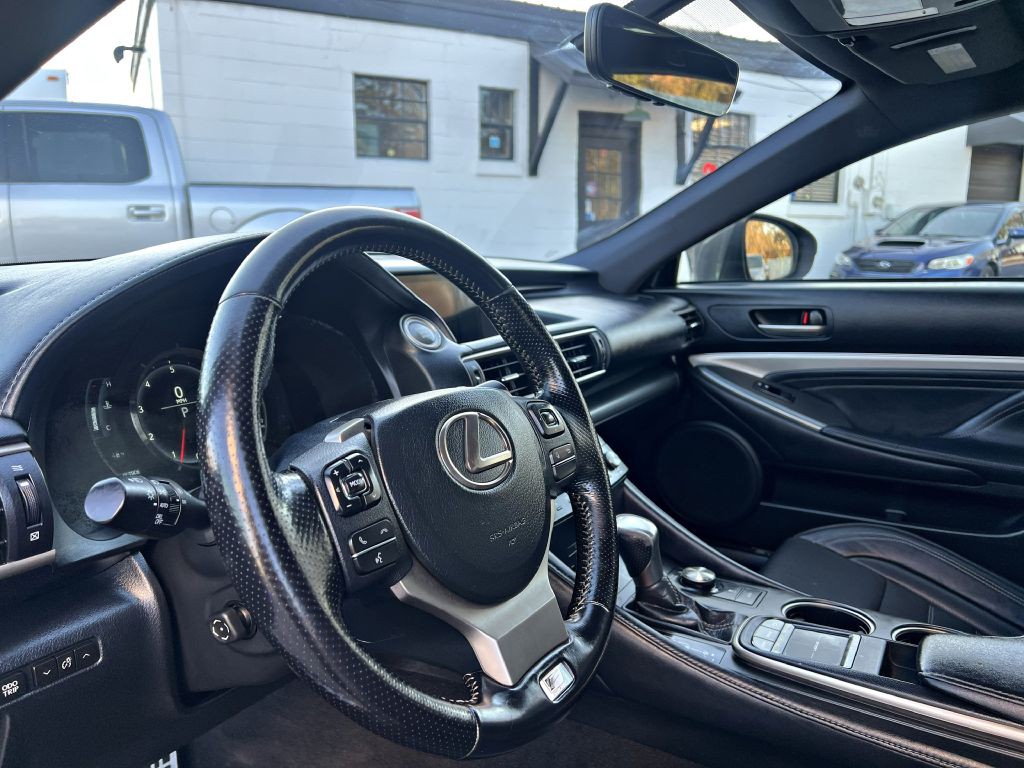 2017 Lexus RC Image 8