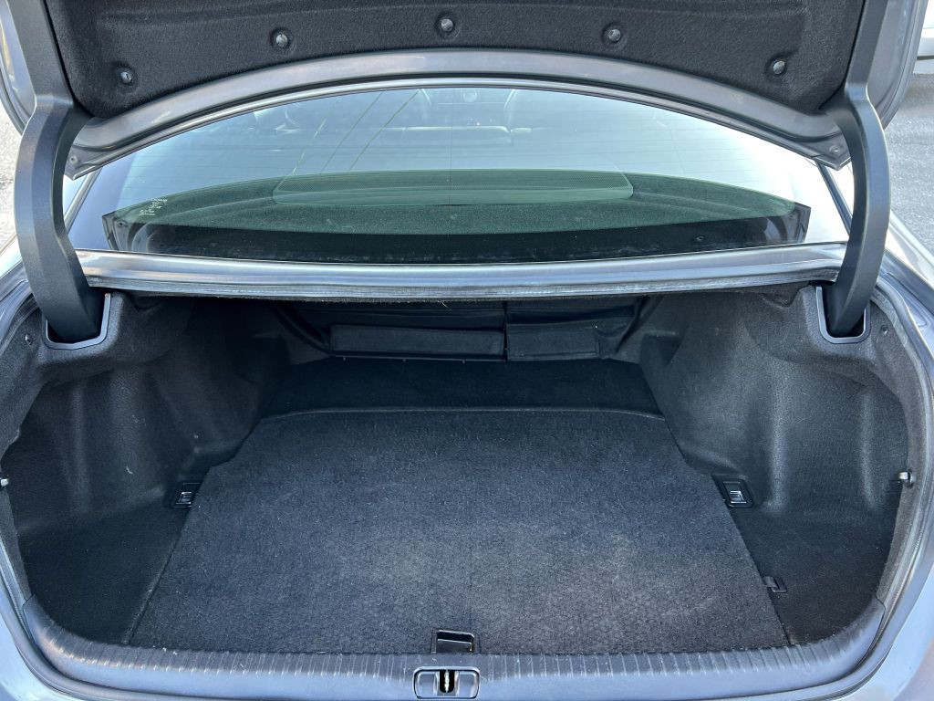 2017 Lexus RC Image 20