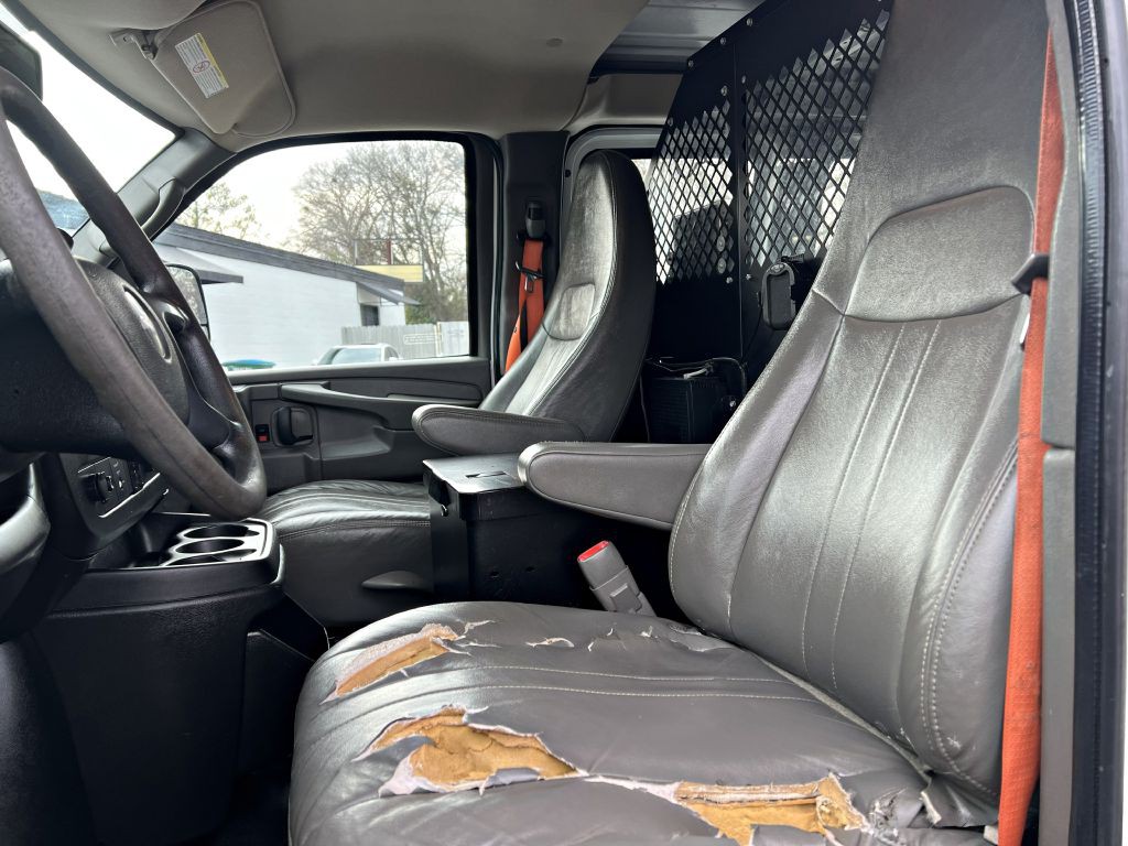 2013 Chevrolet Express Image 9