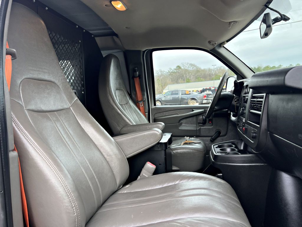 2013 Chevrolet Express Image 11