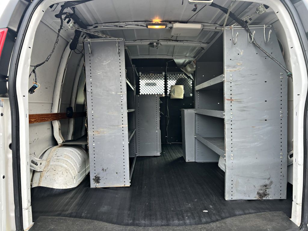 2013 Chevrolet Express Image 16