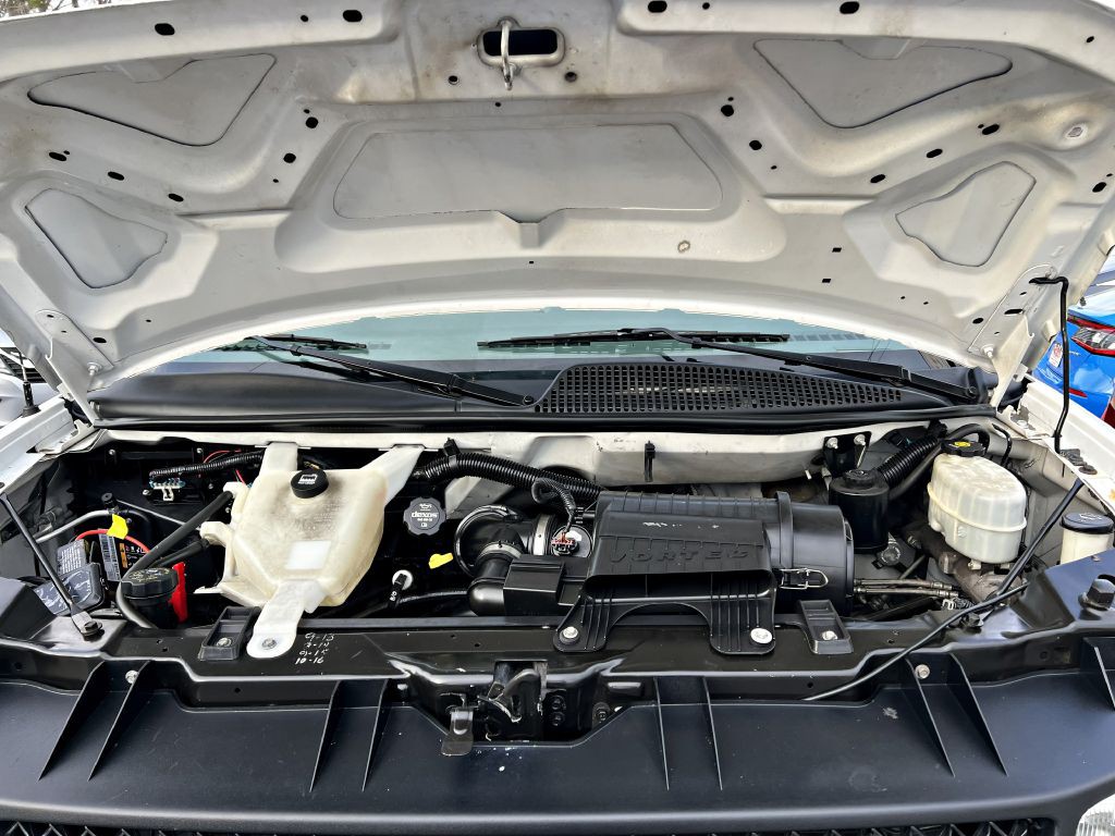 2013 Chevrolet Express Image 17