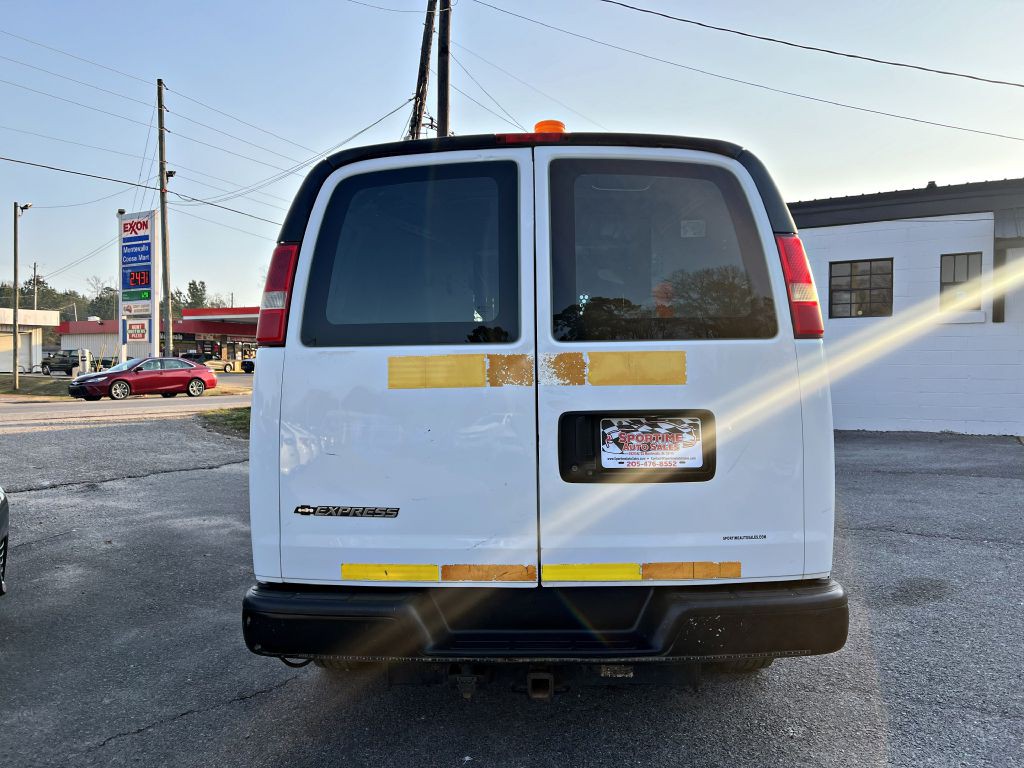 2013 Chevrolet Express Image 6