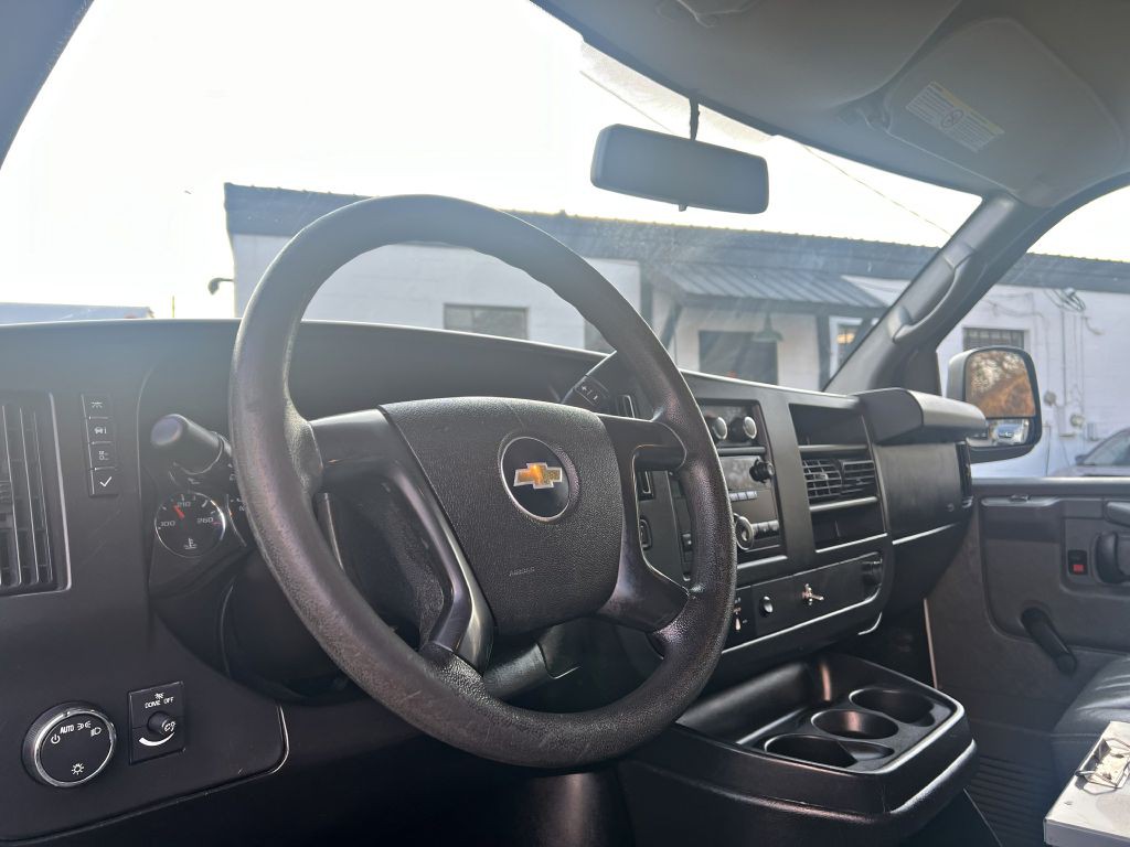 2013 Chevrolet Express Image 8