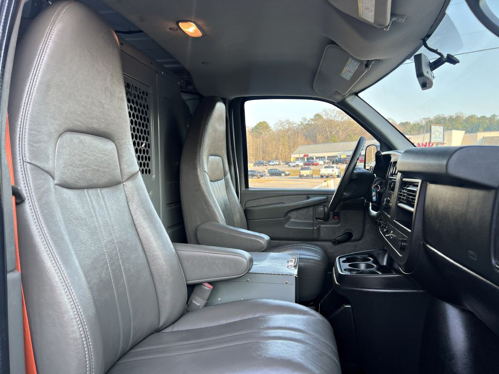 2013 Chevrolet Express Image 11