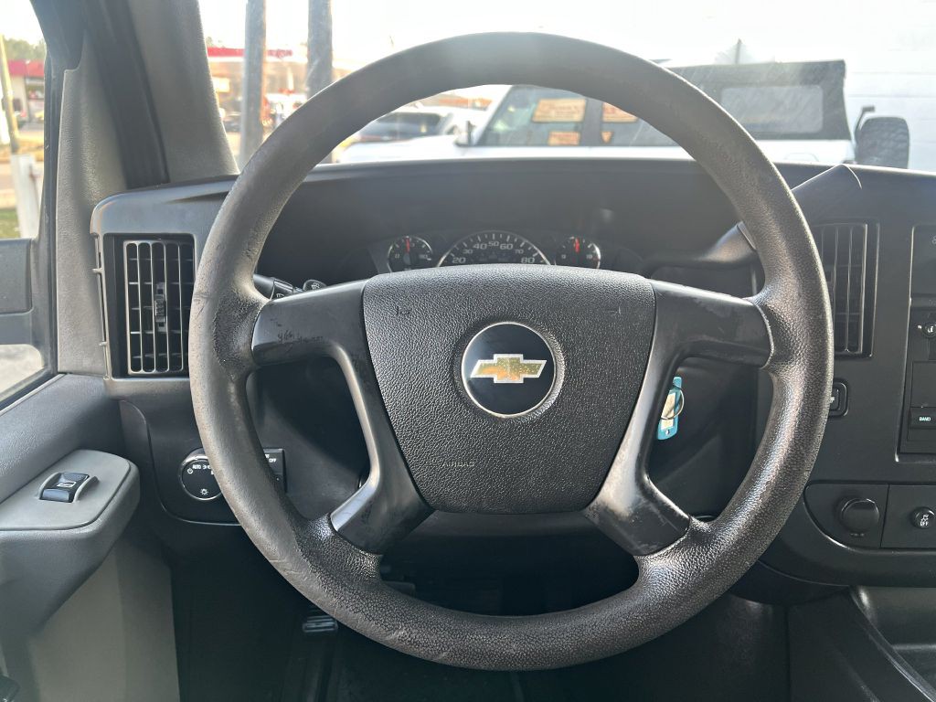 2013 Chevrolet Express Image 13