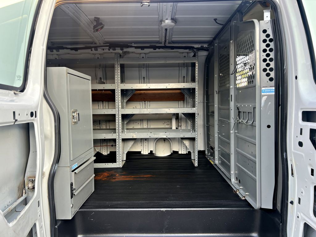 2013 Chevrolet Express Image 15