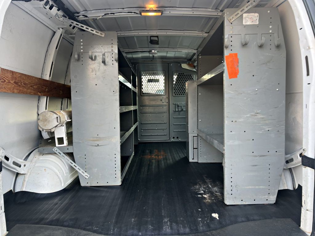 2013 Chevrolet Express Image 16