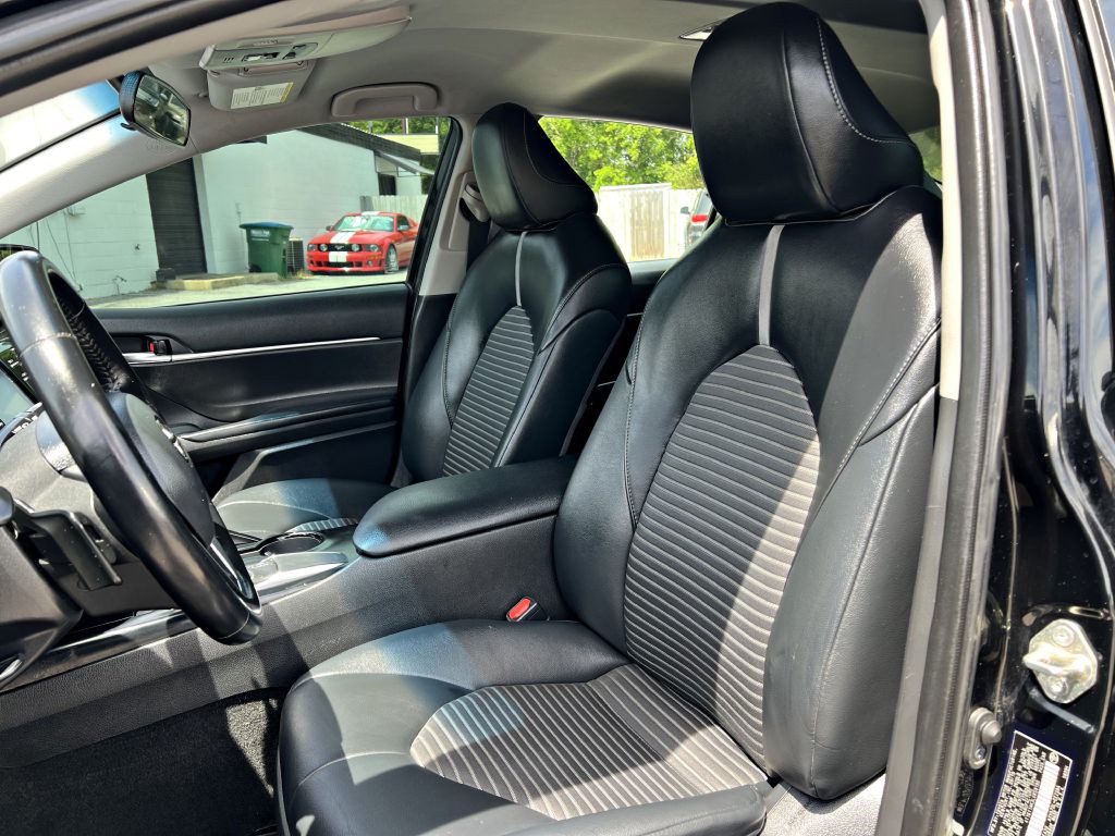 2020 Toyota Camry Image 10