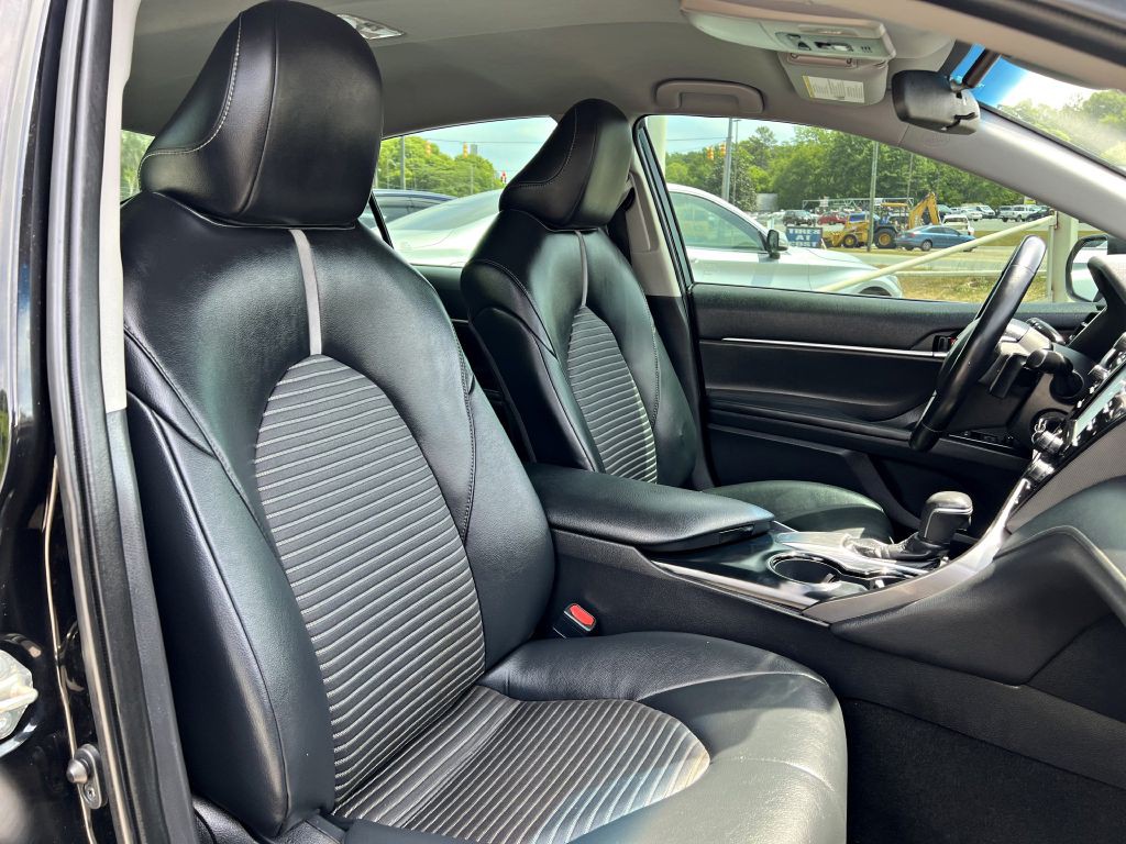 2020 Toyota Camry Image 16
