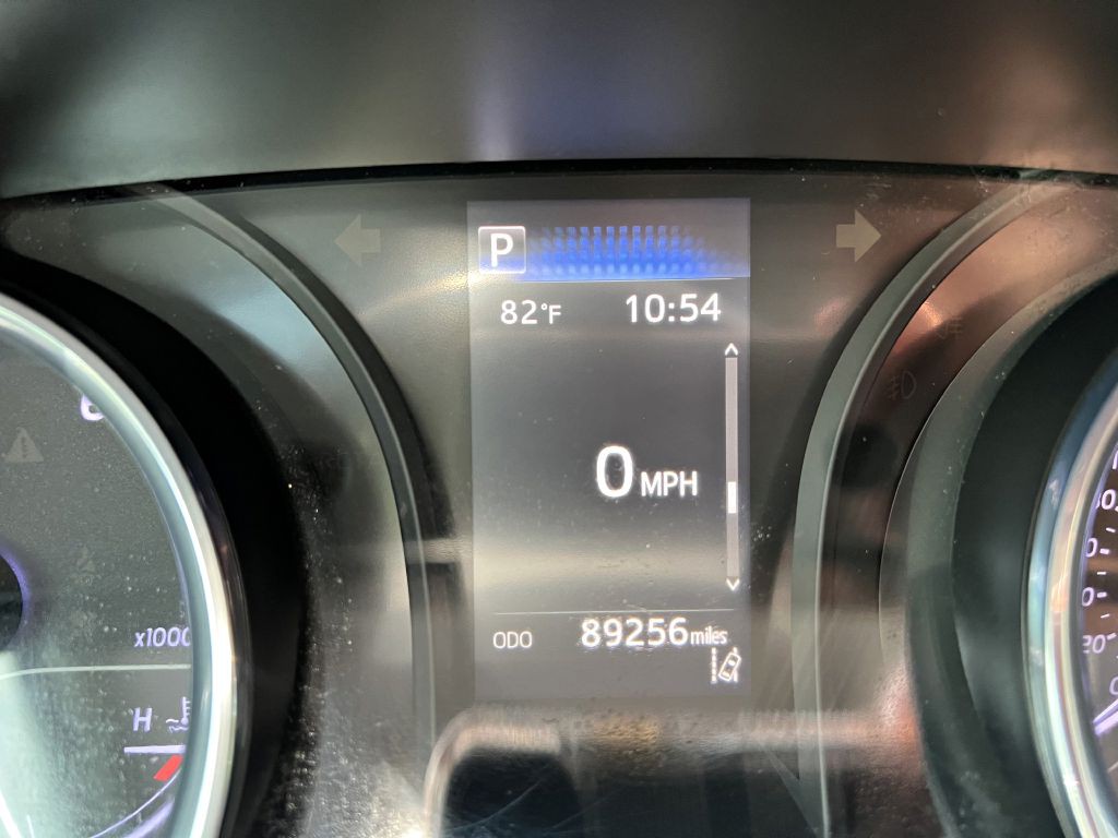 2020 Toyota Camry Image 19