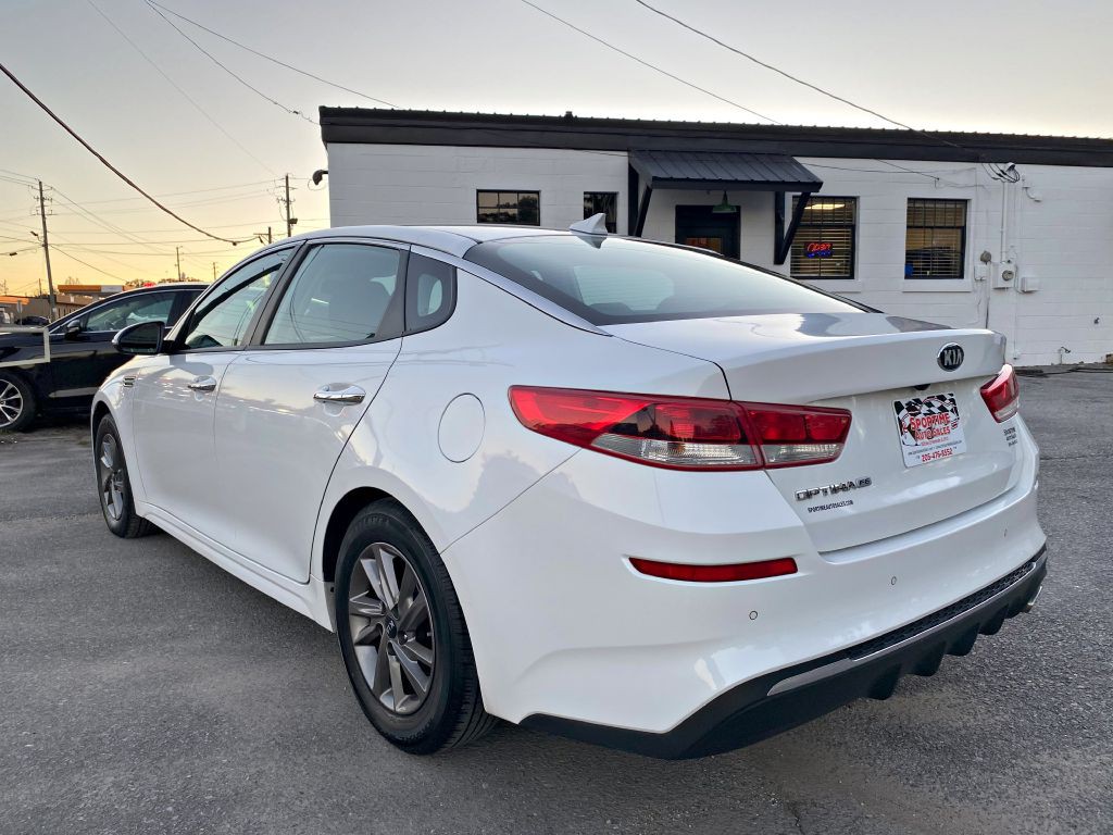 2020 Kia Optima Image 5