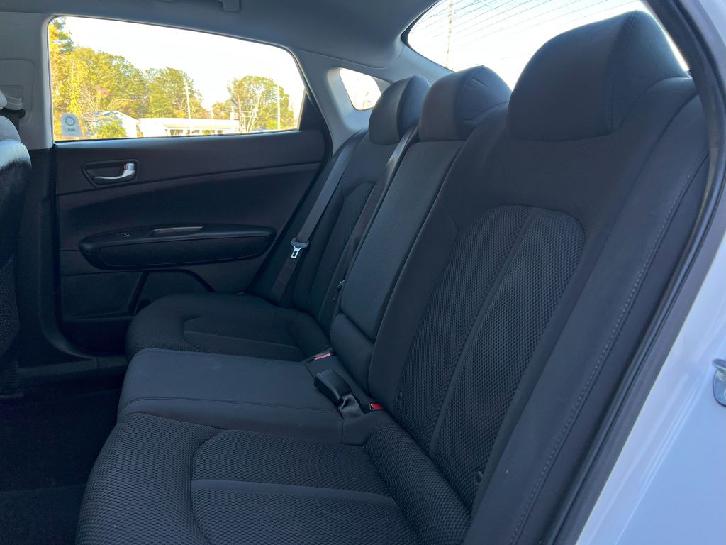 2020 Kia Optima Image 11