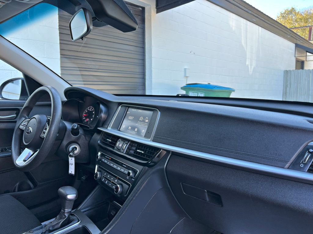 2020 Kia Optima Image 14