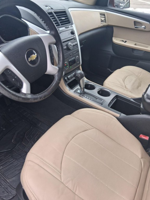 2011 Chevrolet Traverse Image 6