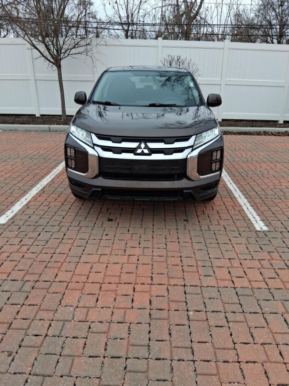 2020 Mitsubishi Outlander Image 1