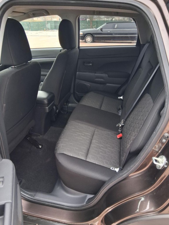 2020 Mitsubishi Outlander Image 5