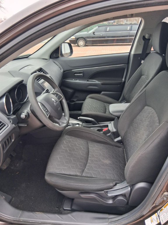 2020 Mitsubishi Outlander Image 6