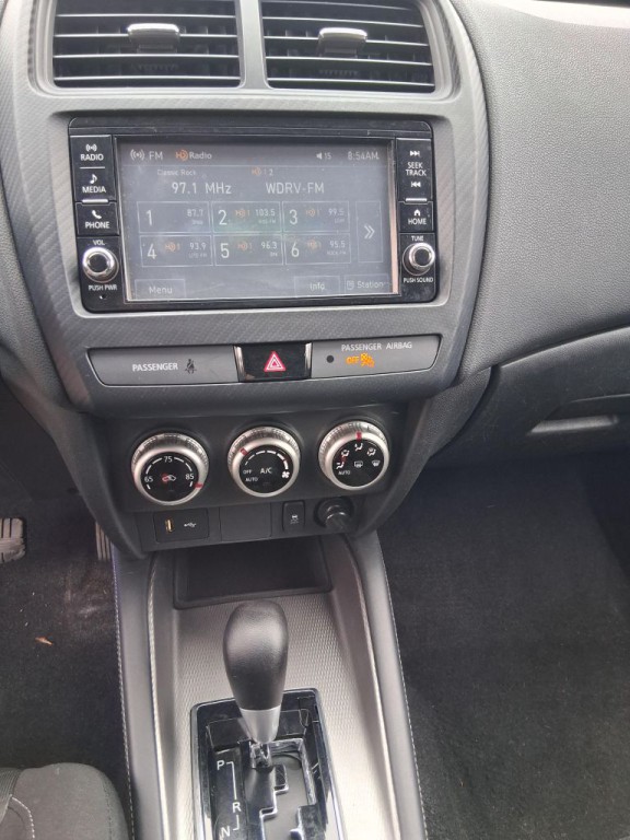 2020 Mitsubishi Outlander Image 7