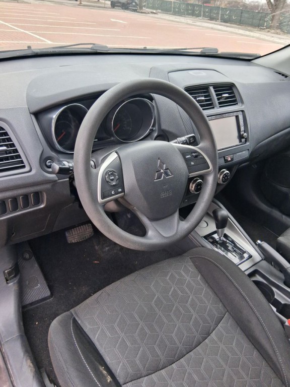 2020 Mitsubishi Outlander Image 8