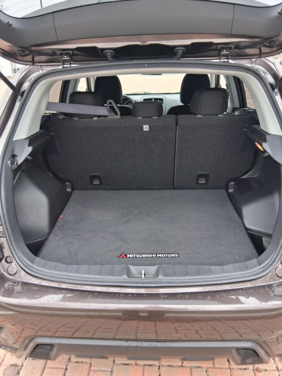 2020 Mitsubishi Outlander Image 9