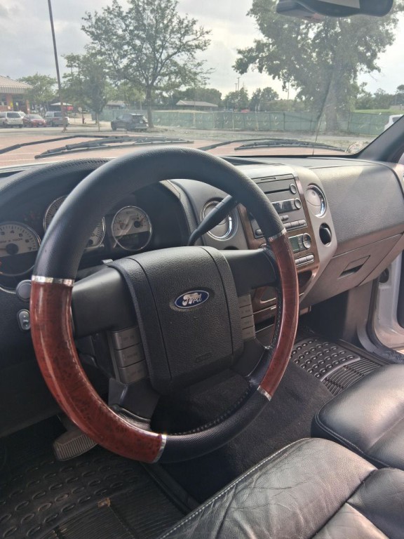 2004 Ford F-150 Image 8